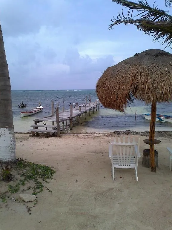 Las Cabanas Del Doctor Mahahual 2*,
